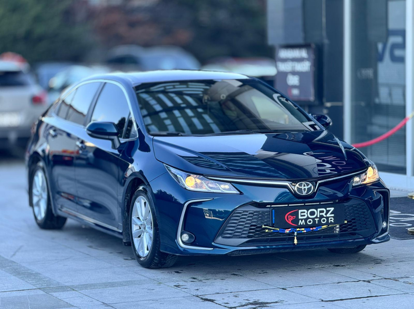 BORZ MOTOR %0,99 KREDİ 2023 TOYOTA COROLLA 1.5 DREAM SERVİS BAKIMLI DÜŞÜK KM OTOMATİK VİTES+ KABLOSUZ ŞARJ