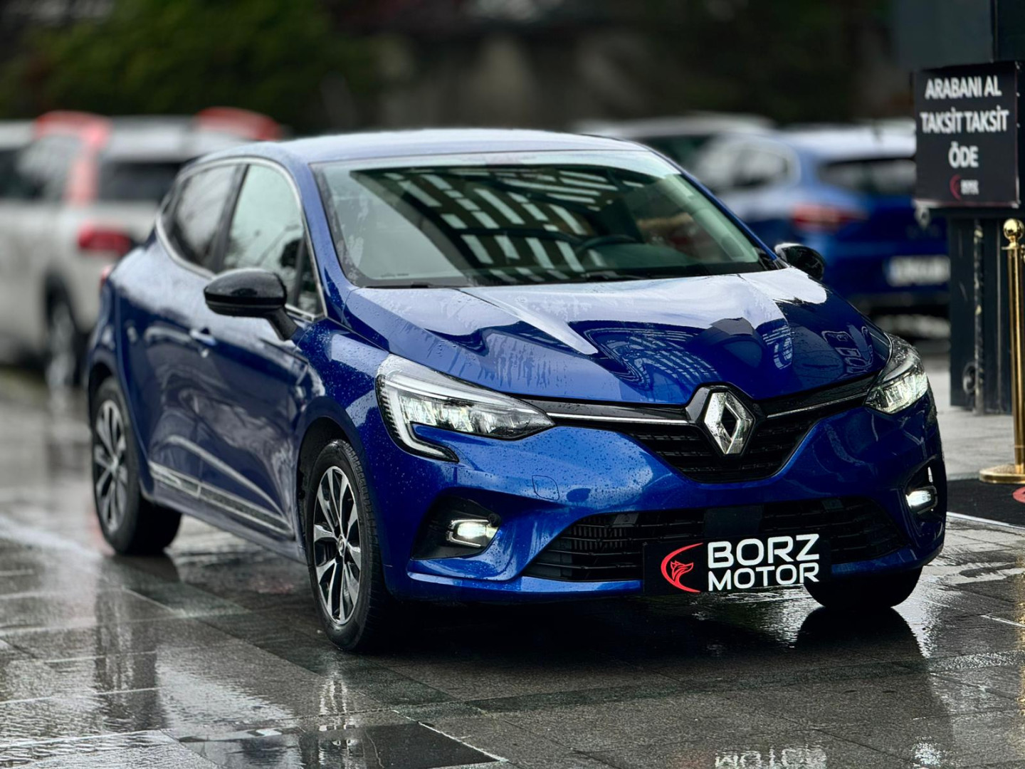 BORZ MOTOR'DAN %0.99 KREDİ 2023 1.0TCE CLİO ICON+OTO+32.000KM