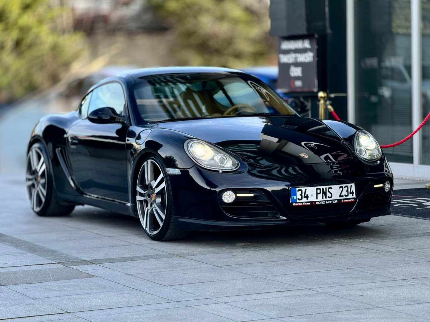 BORZ MOTOR'DAN PORSCHE CAYMAN 2.9 PDK OTO+MAKYAJLI+BAYİ ÇIKIŞLI