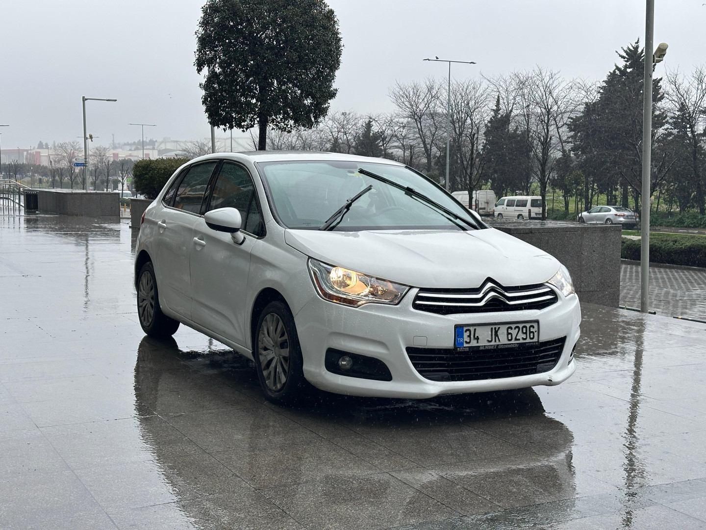 48 AY TAKSİT İMKANI 2012 CİTROEN C4 1.6 eHDİ OTOMATİK