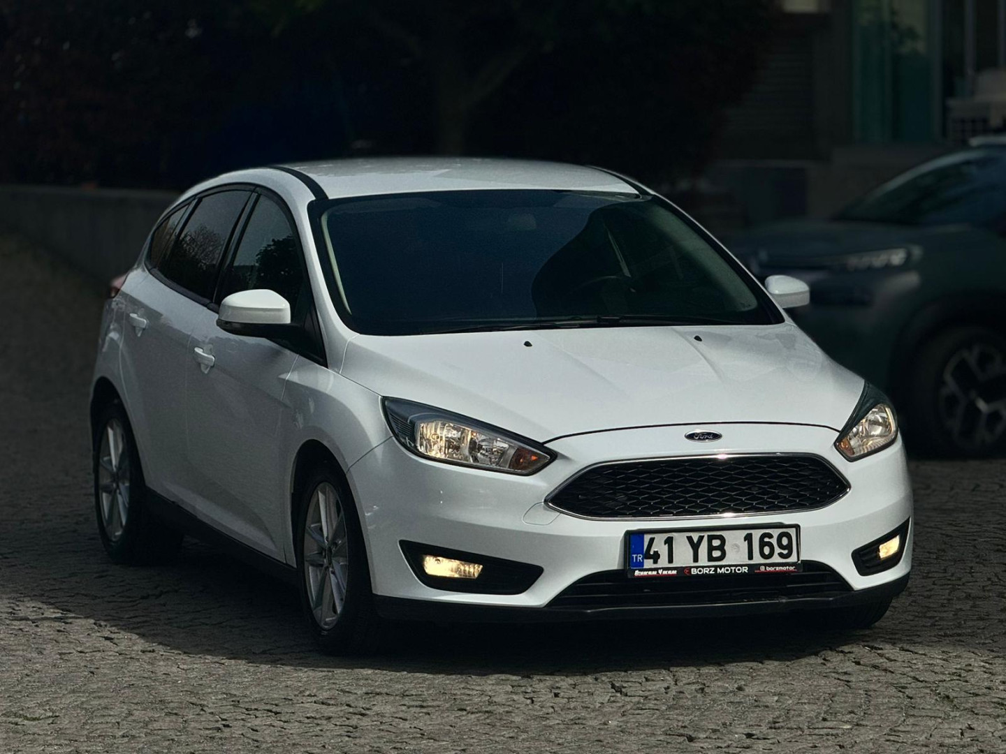  %0.99 KREDİ 2015 FORD FOCUS 1.6Tİ-VCT TRENDX 84.000