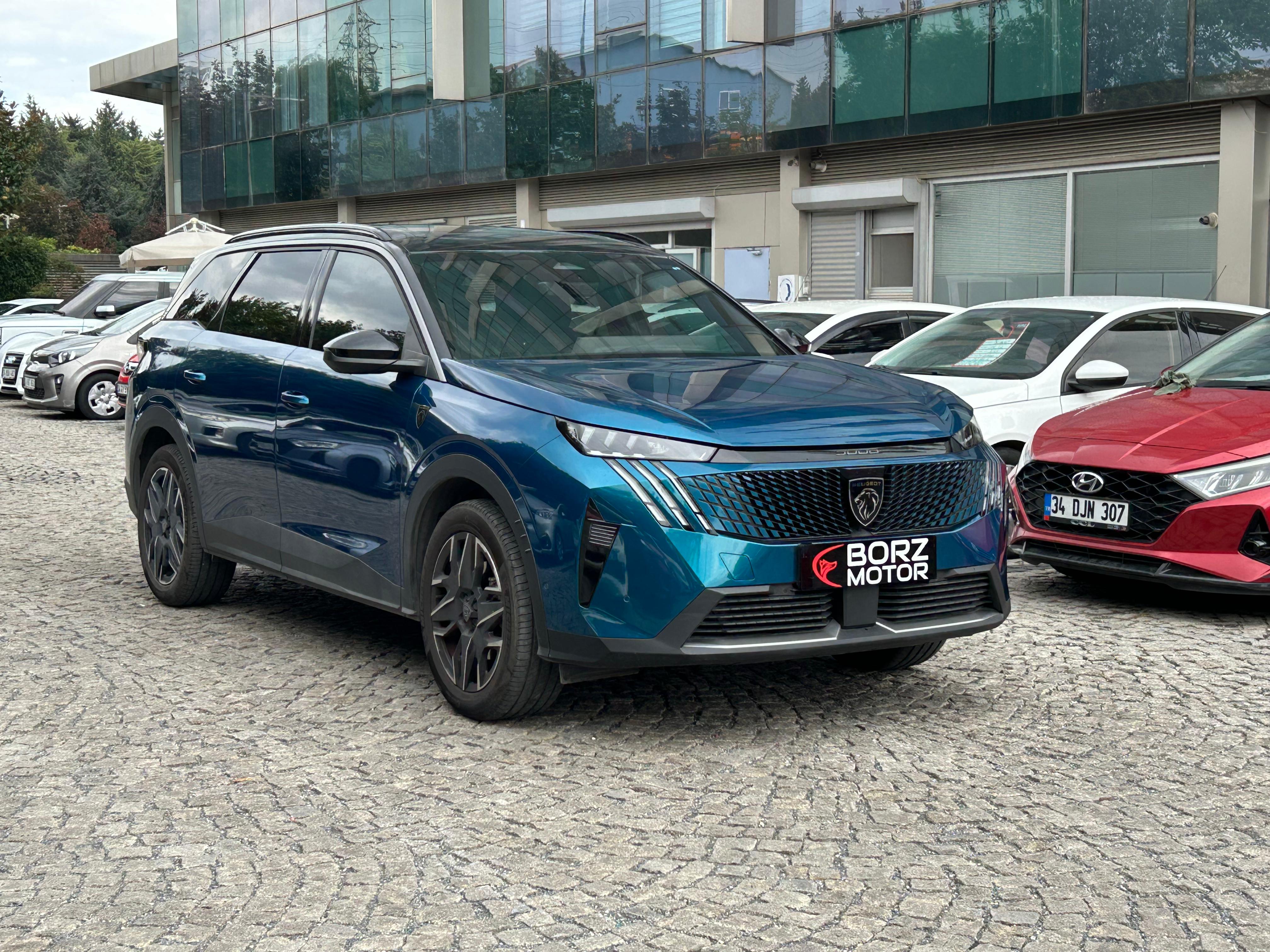 HATASIZ 2025 PEUGEOT 5008 1.2 HYBRID 7KOLTUK CAMTAVAN