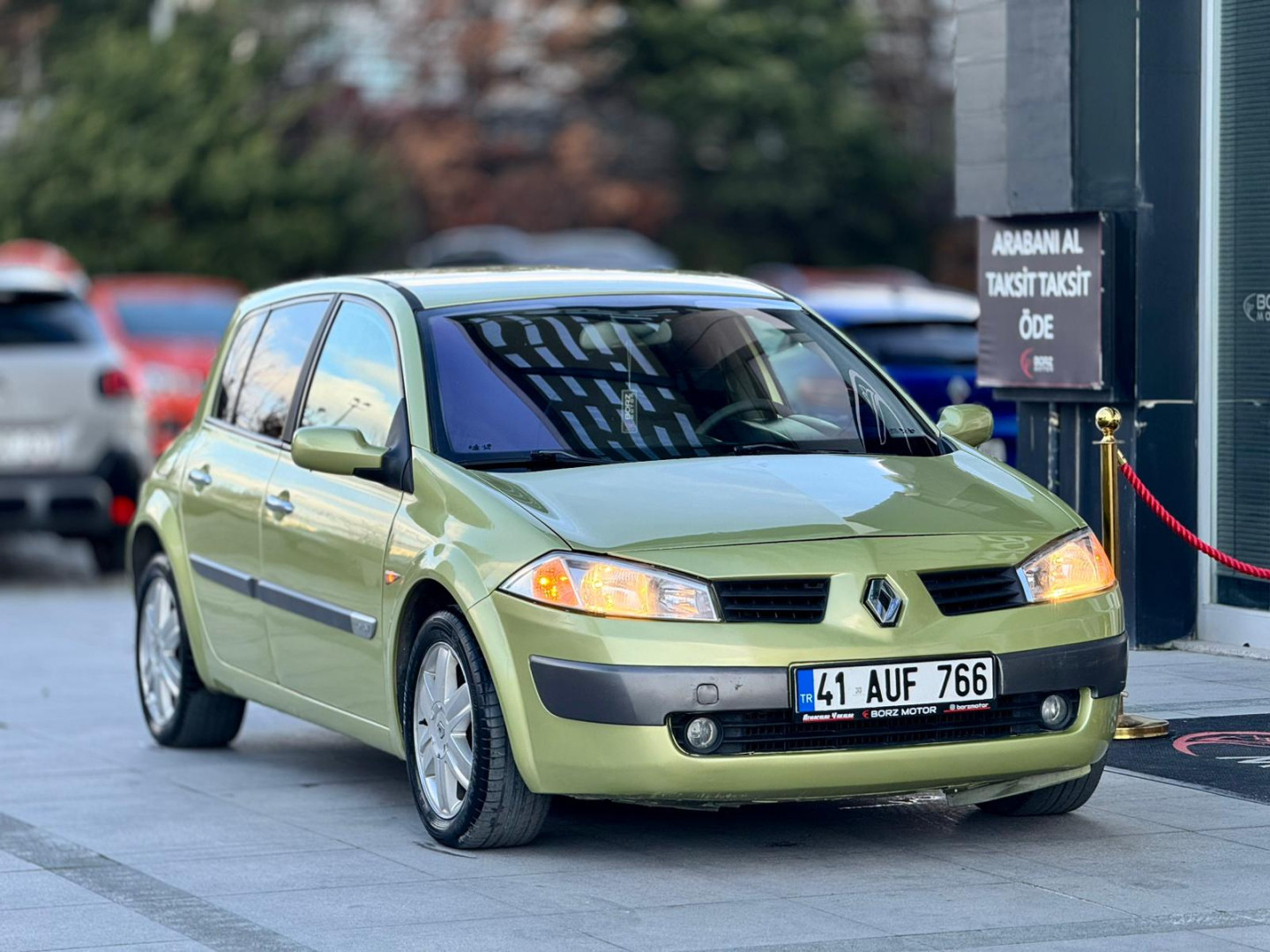 RENAULT MEGANE II OTOMATİK VİTES LANSMAN RENK 12 TAKSİT İMKANI