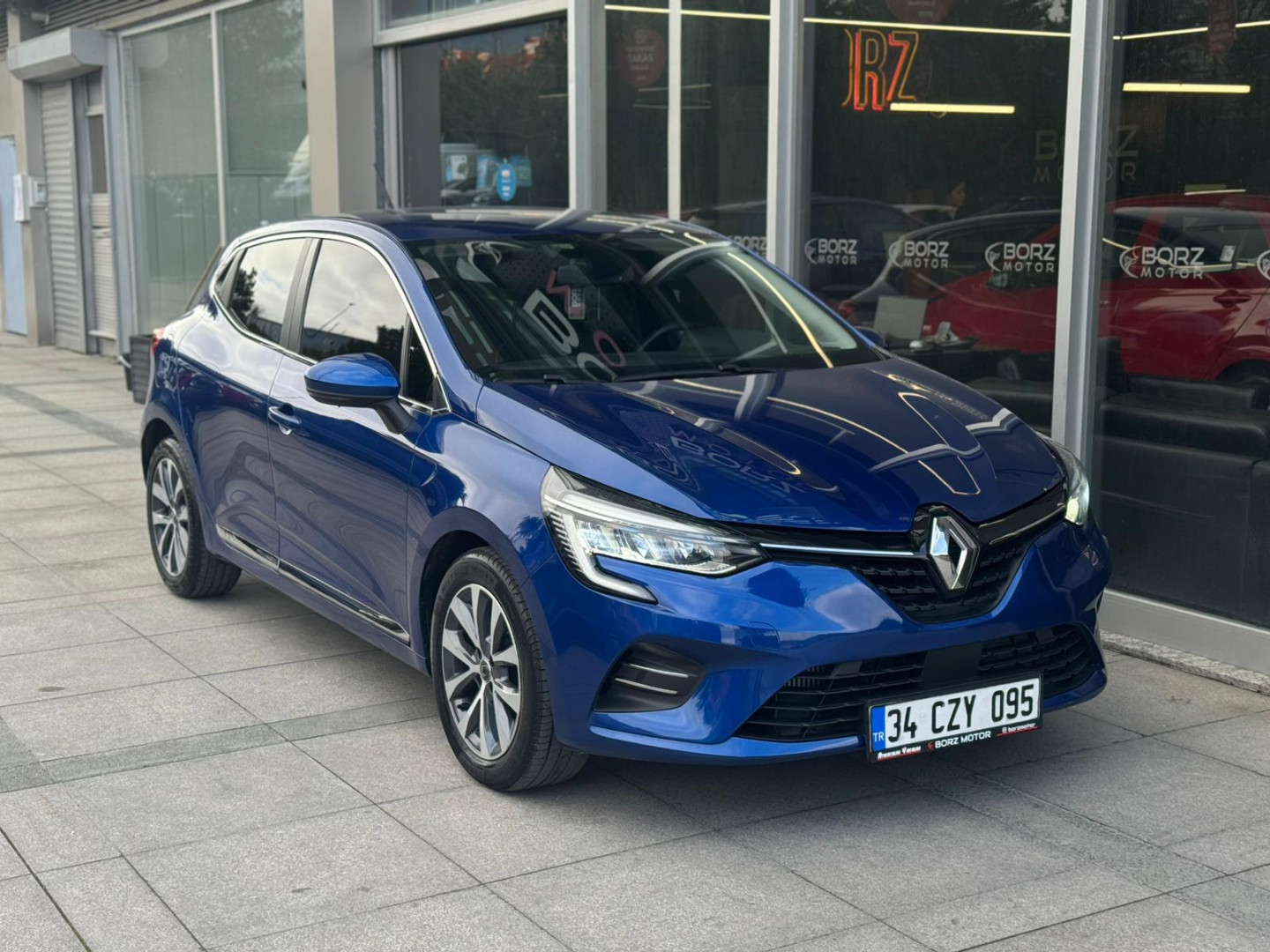 BORZ MOTOR'DAN 2020 CLIO ICON+KEYLESS+NFC ŞARJ+0.99 KREDİ İMKANI