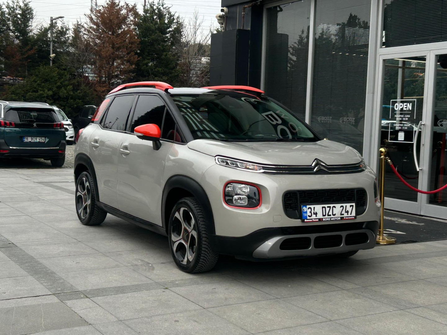 ÇİFT RENK CAM TAVAN C3 AIRCROSS %0.99 KREDİ FIRSATI