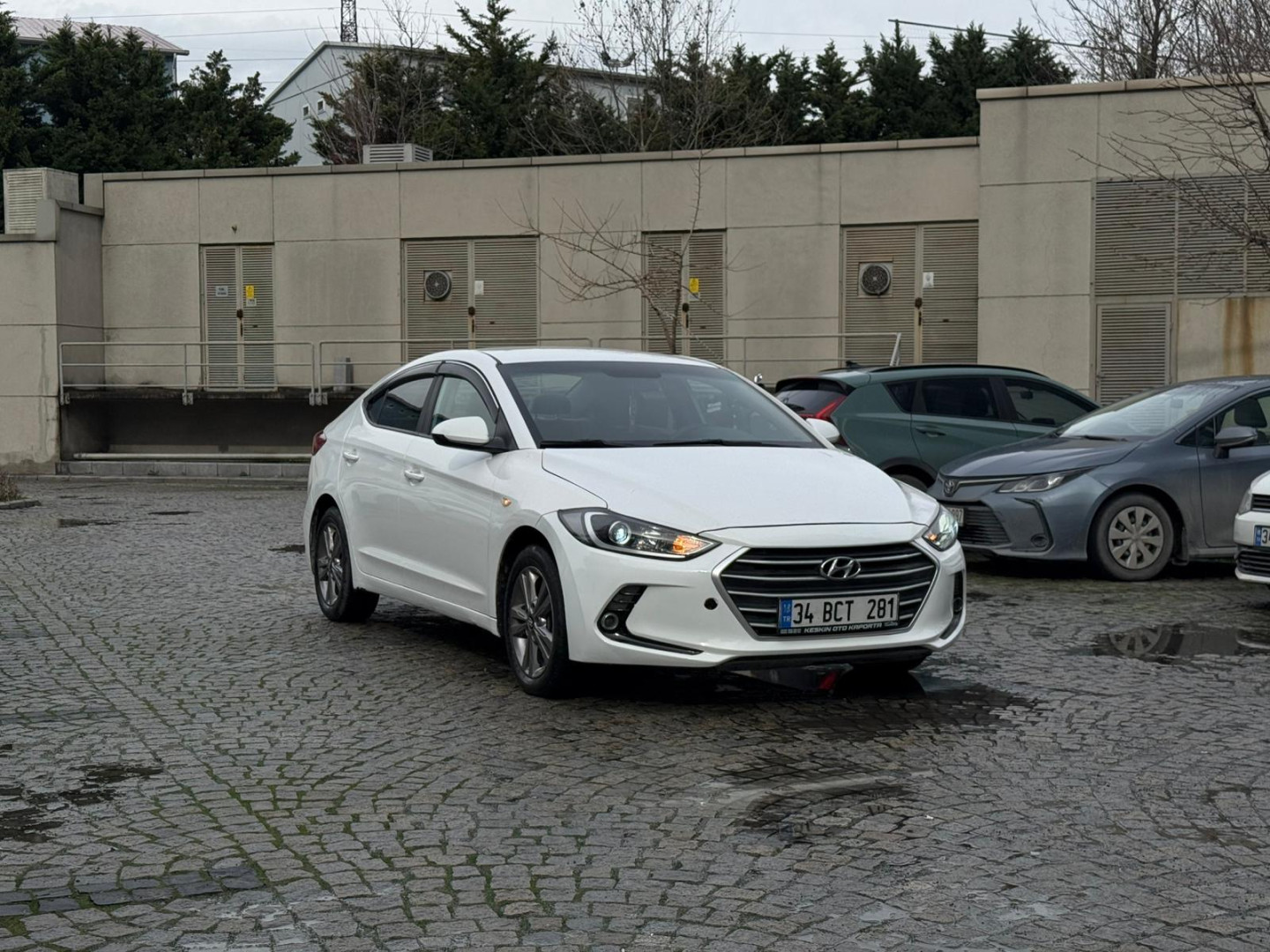 %0,99 KREDİ DEĞİŞENSİZ 2017 HYUNDAİ ELANTRA 1.6 CRDİ STYLE PLUS DİZEL OTOMATİK 