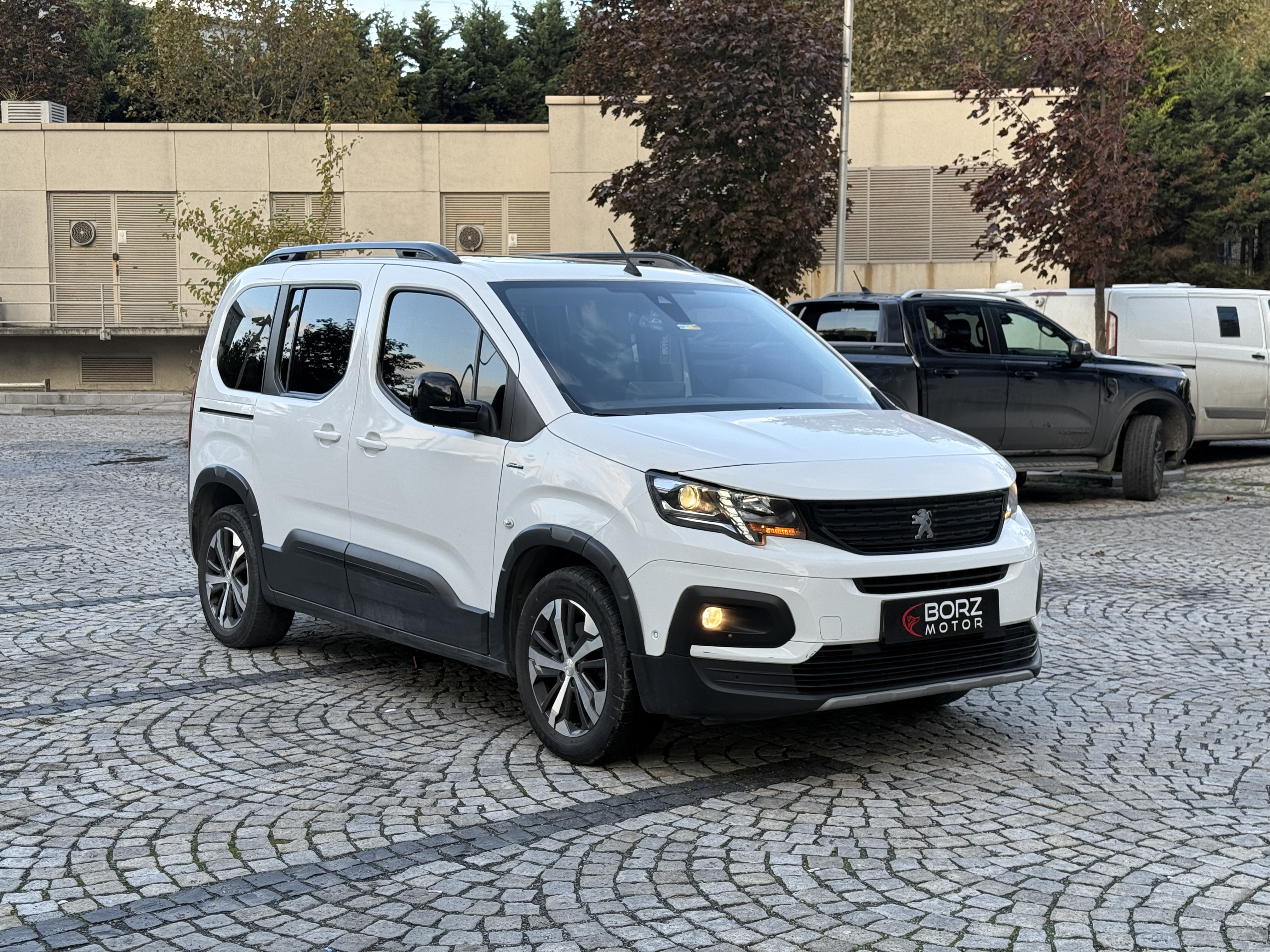 %0,99KREDİ HATASIZ PEUGEOT RİFTER CAM TAVAN LED