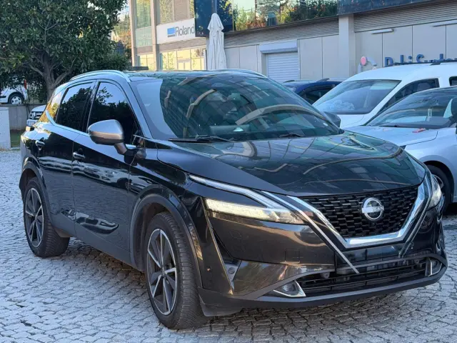 BORZ MOTOR'DAN NİSSAN QASHQAİ 1.3 DIG-T HYBRİD HATASIZ CAM TAVAN