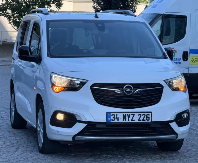 BORZ MOTORDAN 420.000 PŞNT 2021 OPEL COMBO ULTİMATE CAMTVN HATSZ