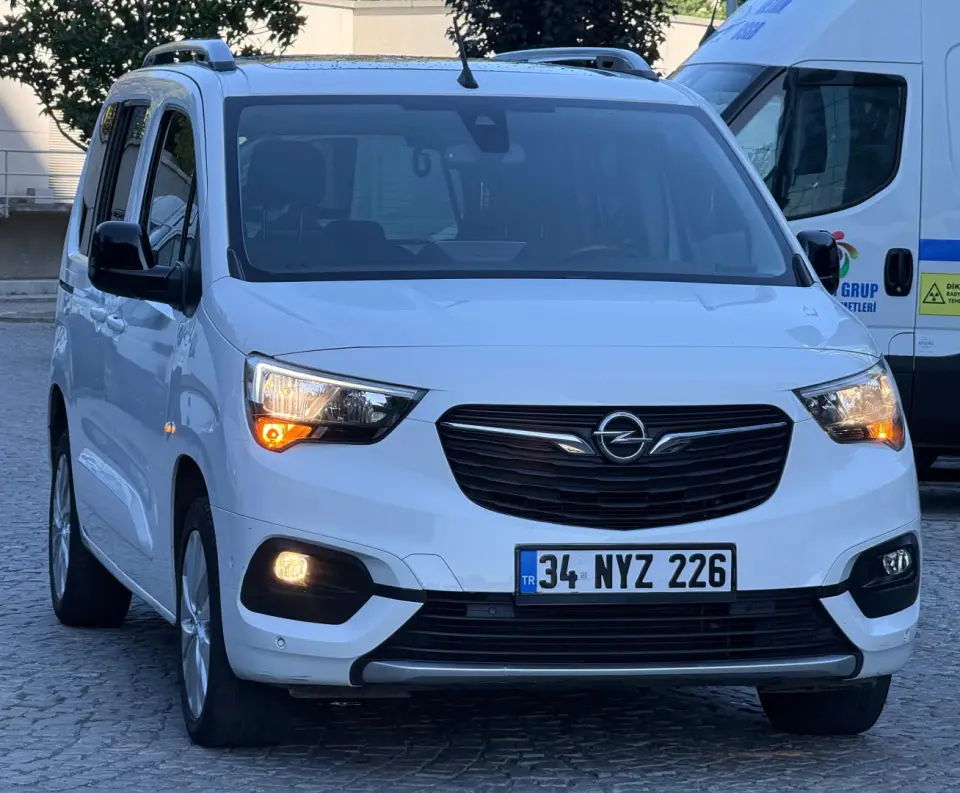 BORZ MOTORDAN 420.000 PŞNT 2021 OPEL COMBO ULTİMATE CAMTVN HATSZ