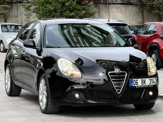 BORZ MOTOR'DAN 249.000 PEŞİNAT ALFA ROMEO GİULİETTA 1.4TB 170 HP