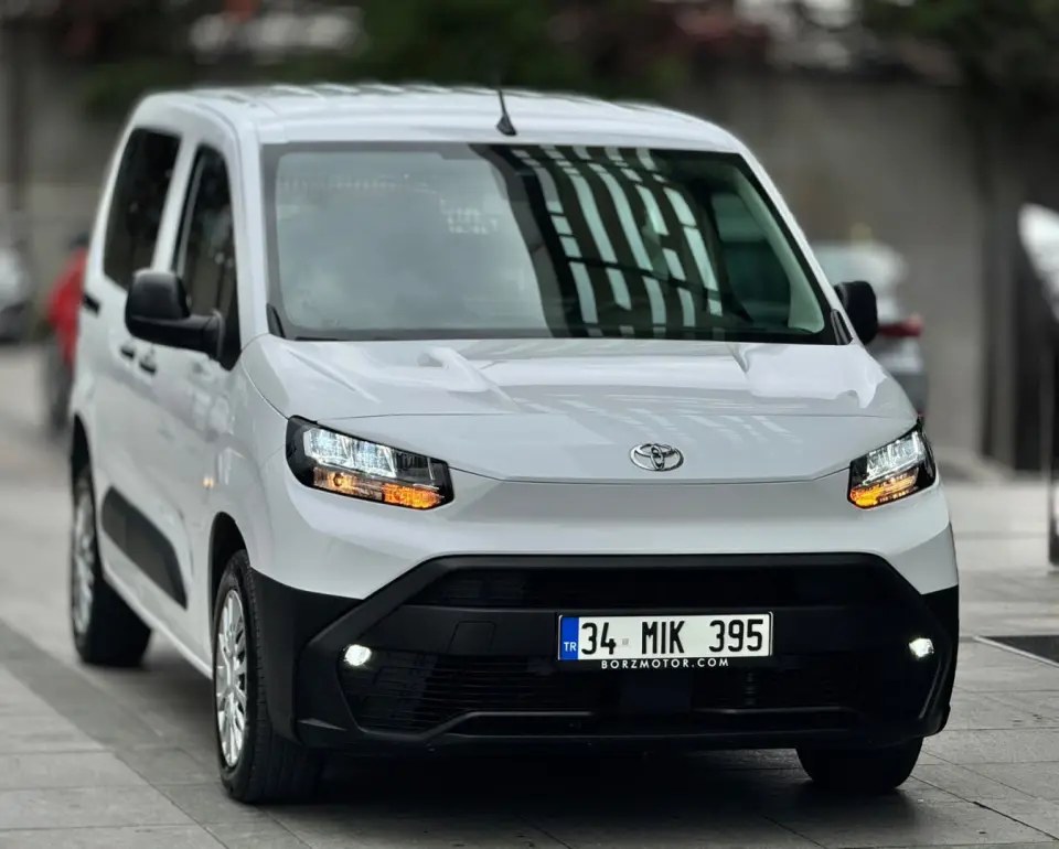 BORZ MOTORDAN 129.000TLPEŞİNAT 2024 TOYOTA PROACE CİTY 1.5 DREAM