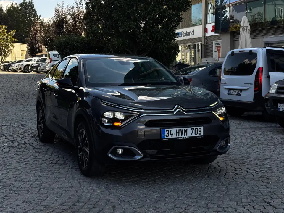 2023 MODEL CİTROEN C4X 68.000 KM SHİNE PAKET SIFIR KONDİSYONUNDA GARANTİLİ SERVİS BAKIMLI