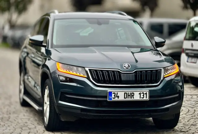 BORZ MOTOR 2020 SKODA KODİAQ 1.5TSİ DSG PREMİUM HATASIZ CAMTAVAN